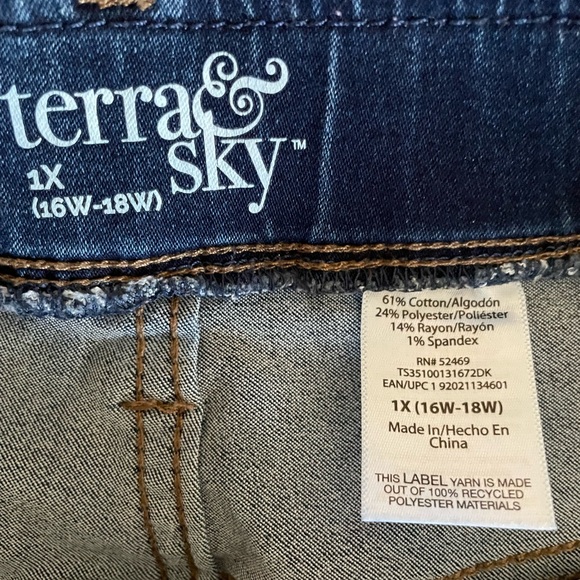 Terra & Sky Classic Blue Women's Flare Jeans - Picture 2 of 4